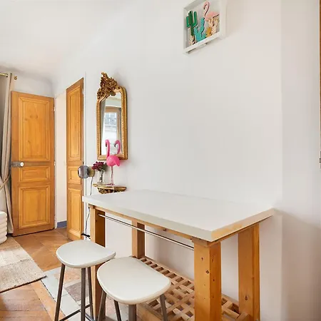Haussmannian Elegance Close To Montmartre شقة باريس