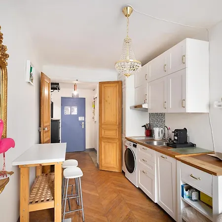 Haussmannian Elegance Close To Montmartre باريس