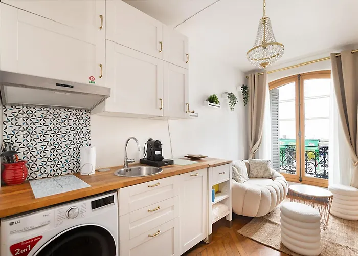 Haussmannian Elegance Close To Montmartre